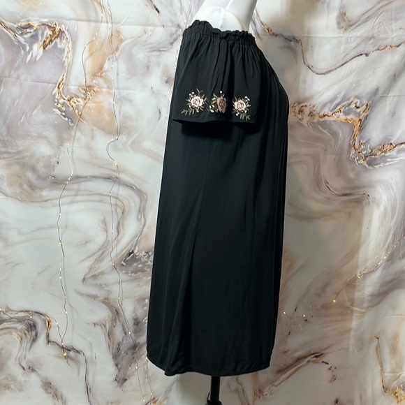 Abercrombie & Fitch Off the Shoulder Dress with Floral Embroidering Black SZ S - Picture 4 of 10
